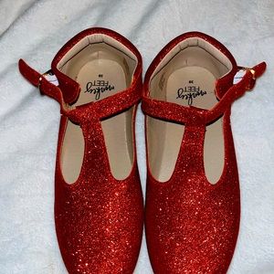 Monkey feet mommy T straps